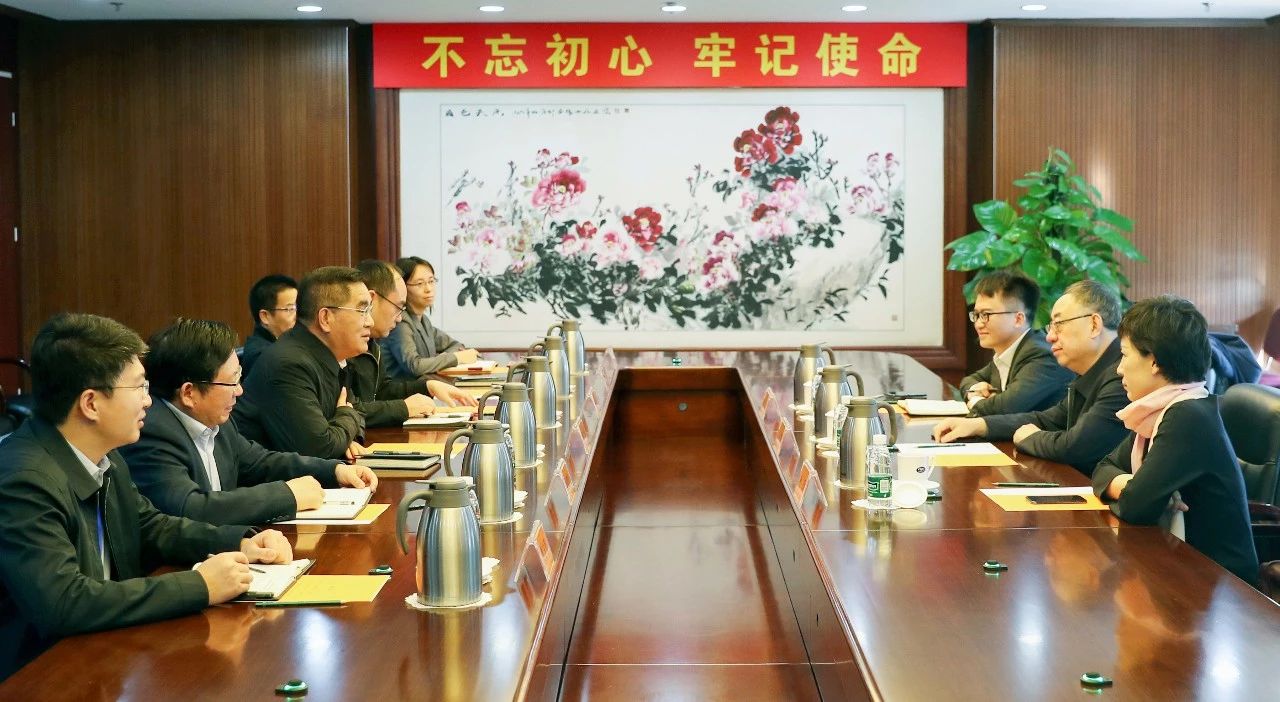 姜仁鋒會見中國國新黨委委員、總會計師劉學(xué)詩 